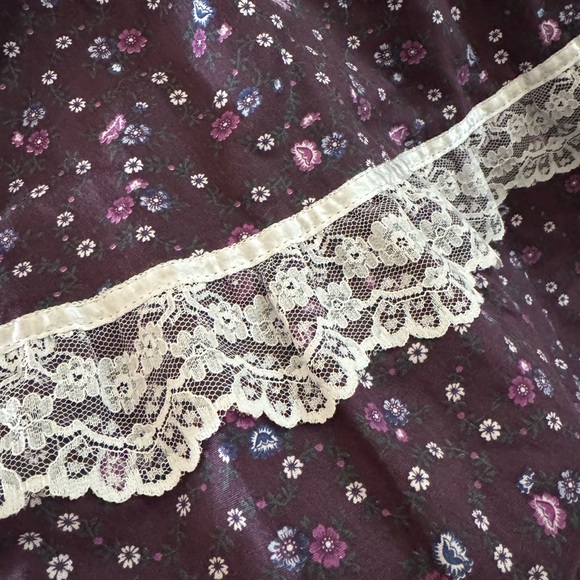 Jessica's Gunnies Floral Skirt - Picture 3 of 4